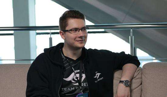 虽然中国在 虽然中国在